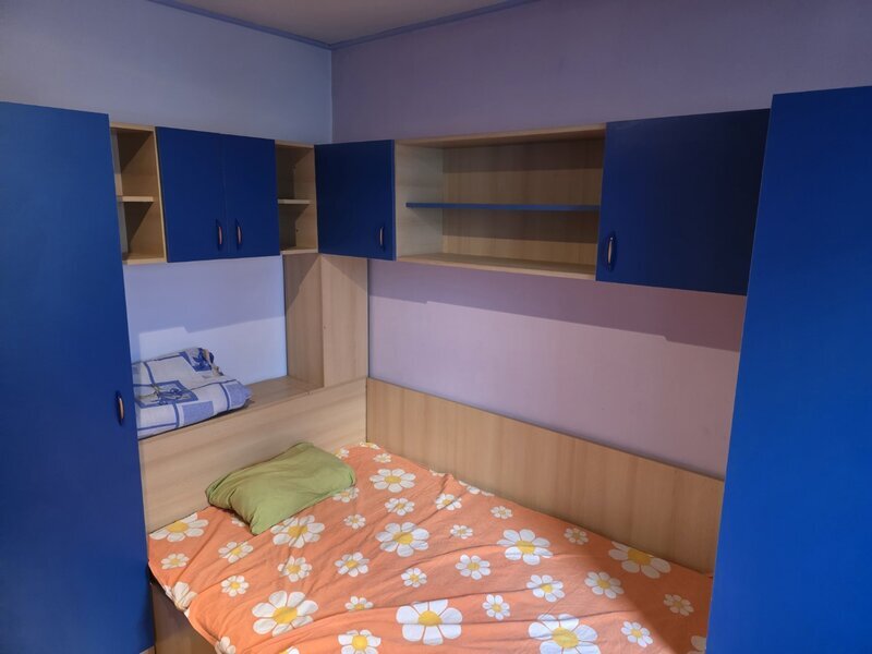 Nicolae Grigorescu bloc 1982- 2 bai, etajul 3