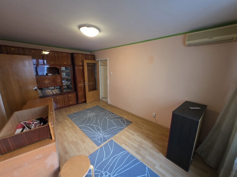 Nicolae Grigorescu bloc 1982- 2 bai, etajul 3